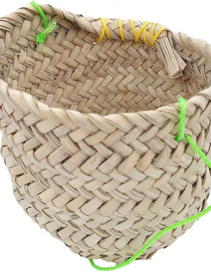 سلة مصنوعة يدويًا من أوراق النخيل سلة مصنوعة يدويًا من أوراق النخيل