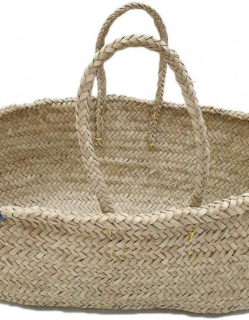 سلة مصنوعة يدويًا من سعف النخيل سلة مصنوعة يدويًا من سعف النخيل