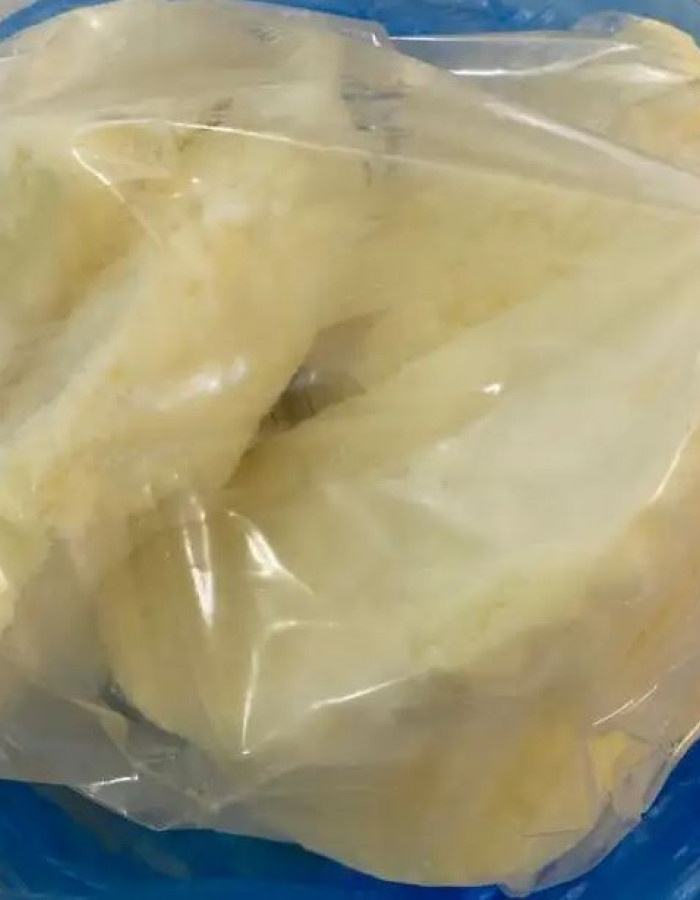 حليب بقر بلدي عضوي طازج وكامل الدسم للبيع